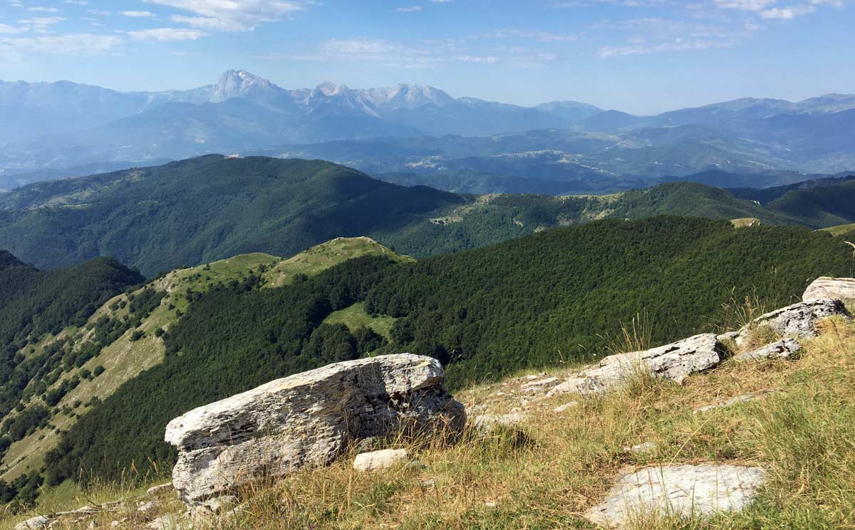 panorama sui Monti Sibillini dal Monte Foltrone